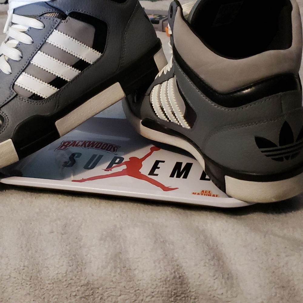 Help* Rare Adidas Rivalry Mid Mens size 8 SOLD*